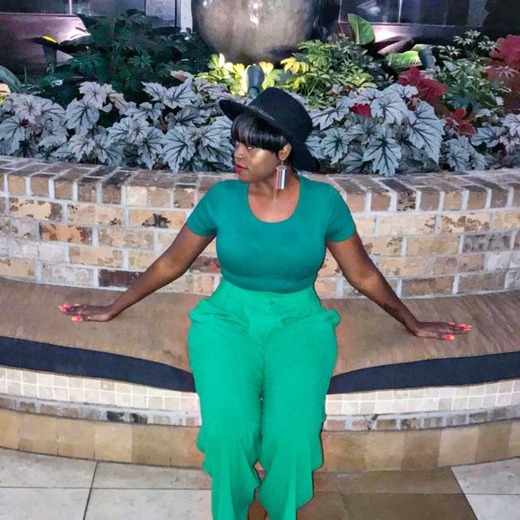 Meet your Posher, Dionicia - Picture 1 of 1